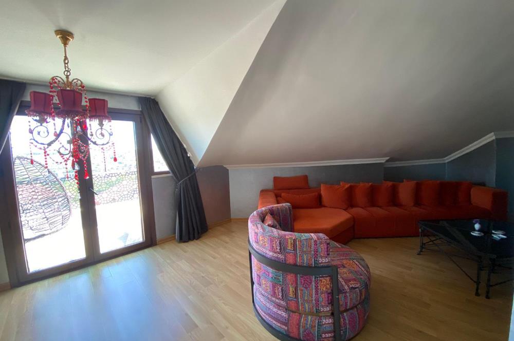 Zekeriyaköy Merkezde Butik Sitede 7+1 Satılık Müstakil Villa