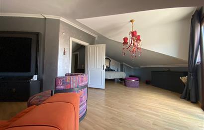 Zekeriyaköy Merkezde Butik Sitede 7+1 Satılık Müstakil Villa