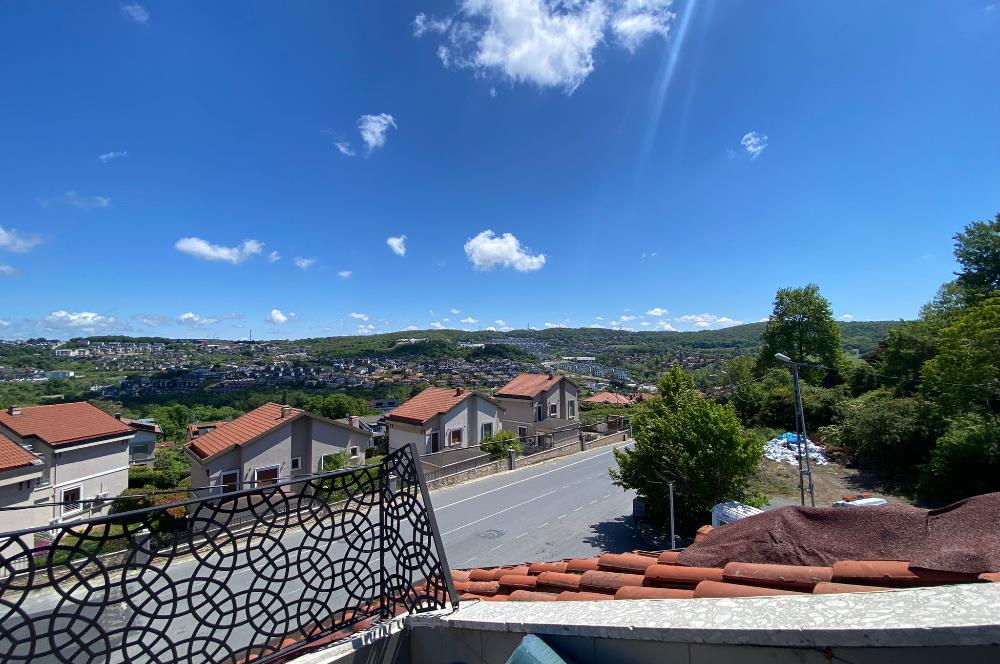 Zekeriyaköy Merkezde Butik Sitede 7+1 Satılık Müstakil Villa