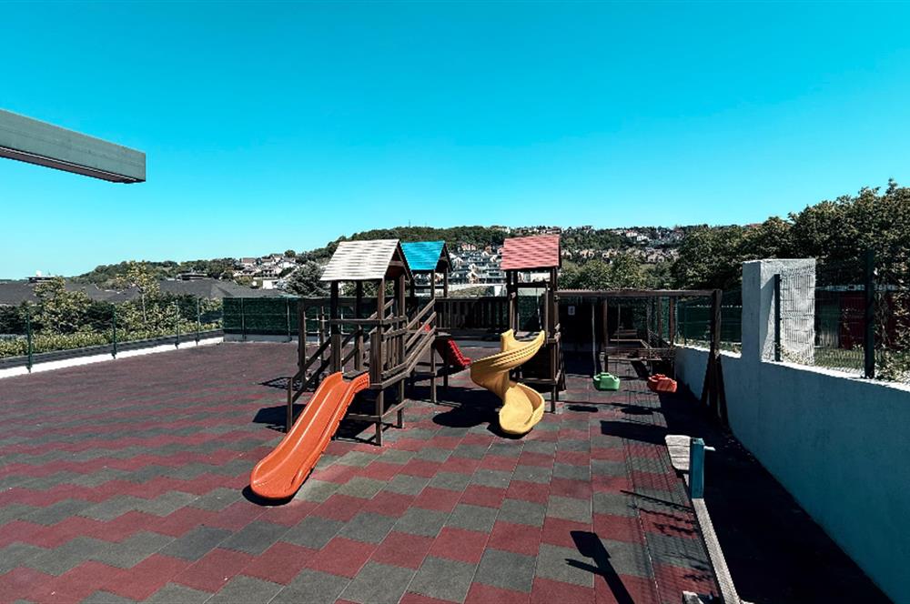 FEMA GARDEN SİTESİNDE FULL EŞYALI 3+1 ÇATI DUBLEKS