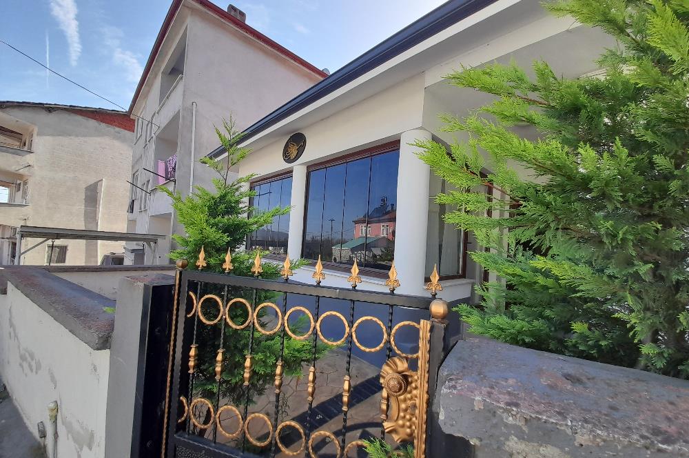 SAKARYA ARİFİYE ADLİYE’DE SATILIK MÜSTAKİL EV VE ARSASI 