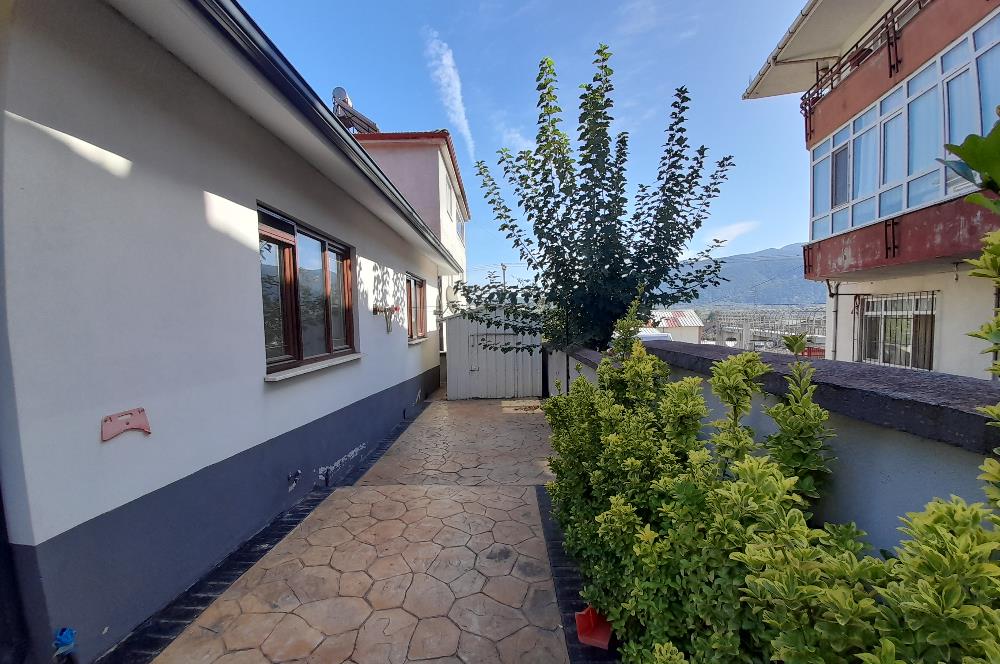 SAKARYA ARİFİYE ADLİYE’DE SATILIK MÜSTAKİL EV VE ARSASI 