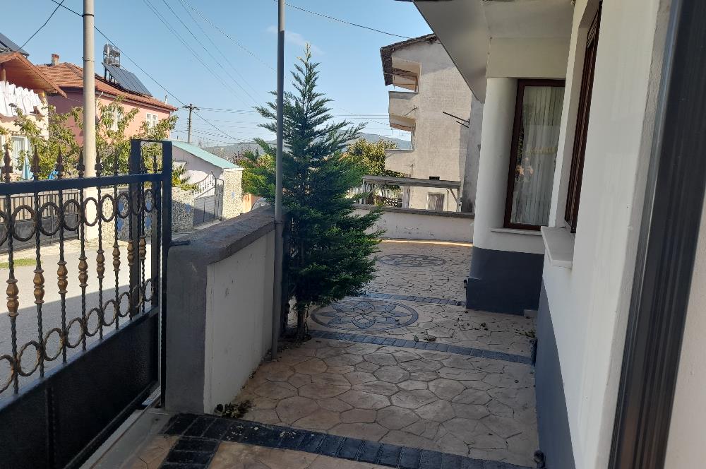 SAKARYA ARİFİYE ADLİYE’DE SATILIK MÜSTAKİL EV VE ARSASI 
