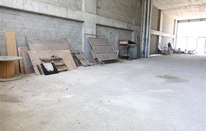 Beytepe Beyler Caddesinde Beyler İş Merkezinde geniş kullanım alanı sunan son kiralık dükkan/mağaza 