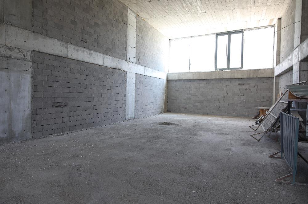 Beytepe Beyler Caddesinde Beyler İş Merkezinde geniş kullanım alanı sunan son kiralık dükkan/mağaza 
