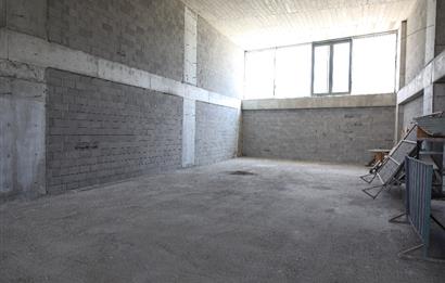 Beytepe Beyler Caddesinde Beyler İş Merkezinde geniş kullanım alanı sunan son kiralık dükkan/mağaza 