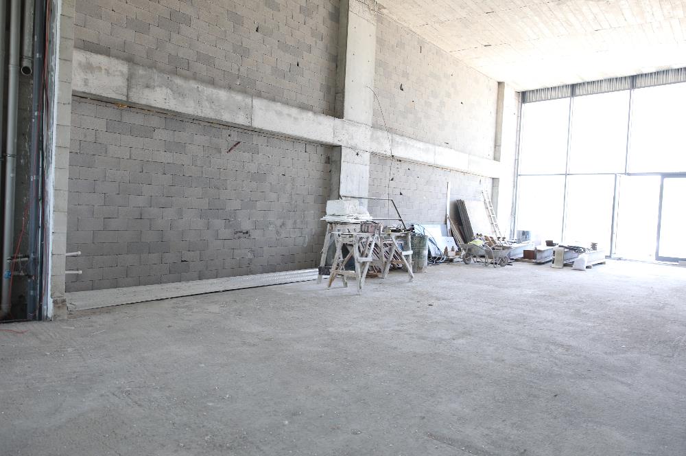 Beytepe Beyler Caddesinde Beyler İş Merkezinde geniş kullanım alanı sunan son kiralık dükkan/mağaza 
