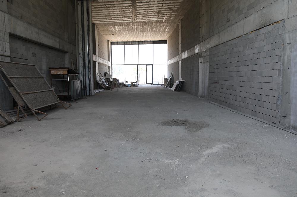 Beytepe Beyler Caddesinde Beyler İş Merkezinde geniş kullanım alanı sunan son kiralık dükkan/mağaza 