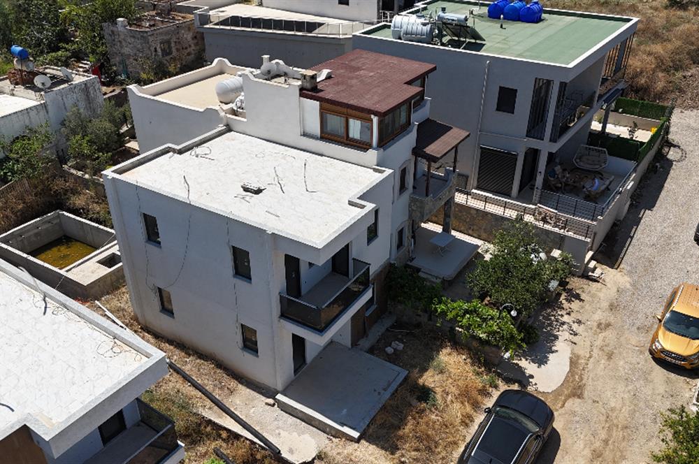 Gümüşlük Çukurbük Halk Plajına 500m Yürüme Yakınlığında Müstakil Havuzlu Yeni Dubleks 3+1 Villa