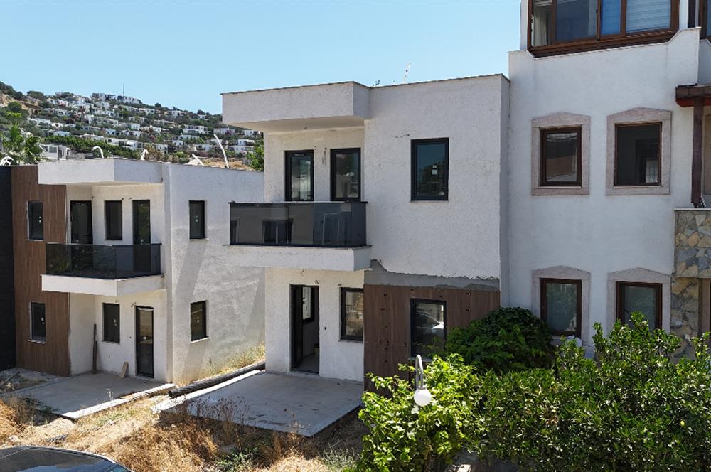 Gümüşlük Çukurbük Halk Plajına 500m Yürüme Yakınlığında Müstakil Havuzlu Yeni Dubleks 3+1 Villa