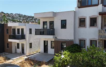 Gümüşlük Çukurbük Halk Plajına 500m Yürüme Yakınlığında Müstakil Havuzlu Yeni Dubleks 3+1 Villa