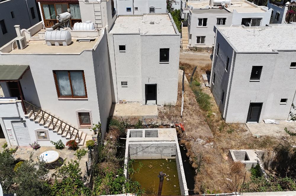 Gümüşlük Çukurbük Halk Plajına 500m Yürüme Yakınlığında Müstakil Havuzlu Yeni Dubleks 3+1 Villa