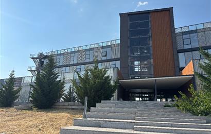 Beytepe Beyler Caddesinde Beyler İş Merkezinde geniş kullanım alanı sunan son kiralık dükkan/mağaza 