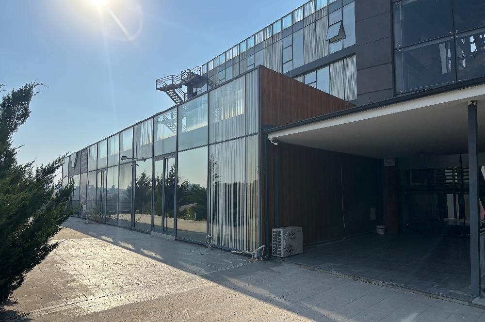 Beytepe Beyler Caddesinde Beyler İş Merkezinde geniş kullanım alanı sunan son kiralık dükkan/mağaza 