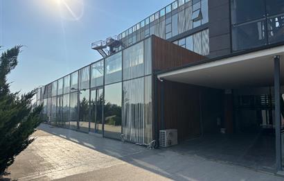 Beytepe Beyler Caddesinde Beyler İş Merkezinde geniş kullanım alanı sunan son kiralık dükkan/mağaza 