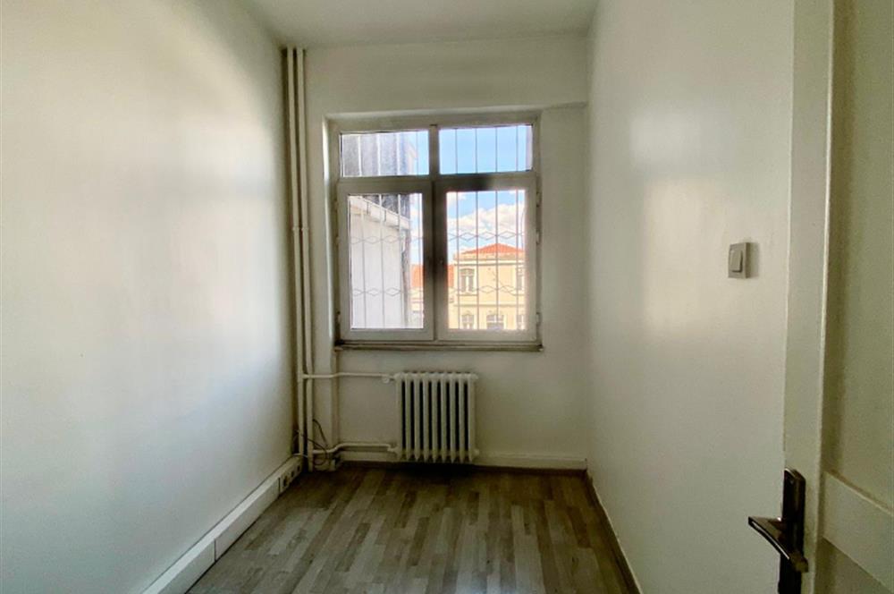 ŞİŞLİ ELMADAĞ CADDE ÜZERİ TABELA DEĞERİ YÜKSEK İRALIK OFİS
