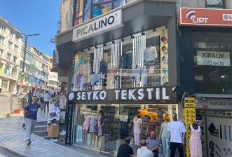 HAVUZLU ÇARŞIDA SOKAĞA CEPHE GENİŞ VİTRİNLİ KİRALIK 1.KAT DÜKKAN