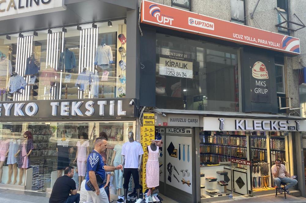 HAVUZLU ÇARŞIDA SOKAĞA CEPHE GENİŞ VİTRİNLİ KİRALIK 1.KAT DÜKKAN