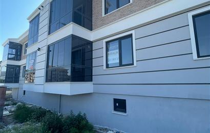 CENTURY21 PLUS'DAN FİLLİ KAVŞAKTA 1+1 FULL EŞYALI, KAPALI GARAJLI