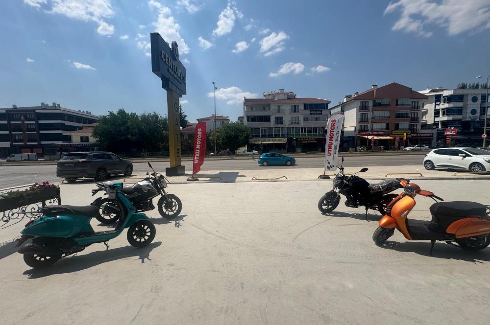 GÖLBAŞI HAYMANA YOLU'NDA İÇİ FULL YAPILI DEVREN KİRALIK 250 m2 DÜKKAN