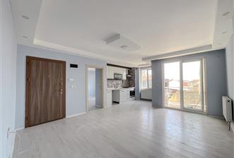 C21 LOCA'DAN SÜTLÜCE'DE SATILIK MEYDANDA GENİŞ 2+0 DAİRE