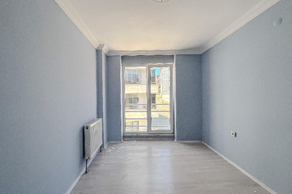 C21 LOCA'DAN SÜTLÜCE'DE SATILIK MEYDANDA GENİŞ 2+0 DAİRE
