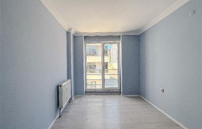C21 LOCA'DAN SÜTLÜCE'DE SATILIK MEYDANDA GENİŞ 2+0 DAİRE