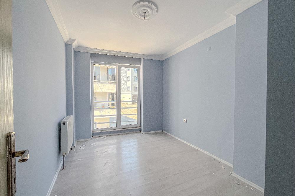 C21 LOCA'DAN SÜTLÜCE'DE SATILIK MEYDANDA GENİŞ 2+0 DAİRE