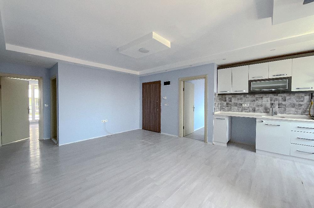 C21 LOCA'DAN SÜTLÜCE'DE SATILIK MEYDANDA GENİŞ 2+0 DAİRE