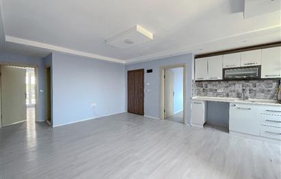 C21 LOCA'DAN SÜTLÜCE'DE SATILIK MEYDANDA GENİŞ 2+0 DAİRE