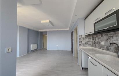 C21 LOCA'DAN SÜTLÜCE'DE SATILIK MEYDANDA GENİŞ 2+0 DAİRE