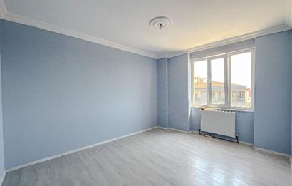 C21 LOCA'DAN SÜTLÜCE'DE SATILIK MEYDANDA GENİŞ 2+0 DAİRE