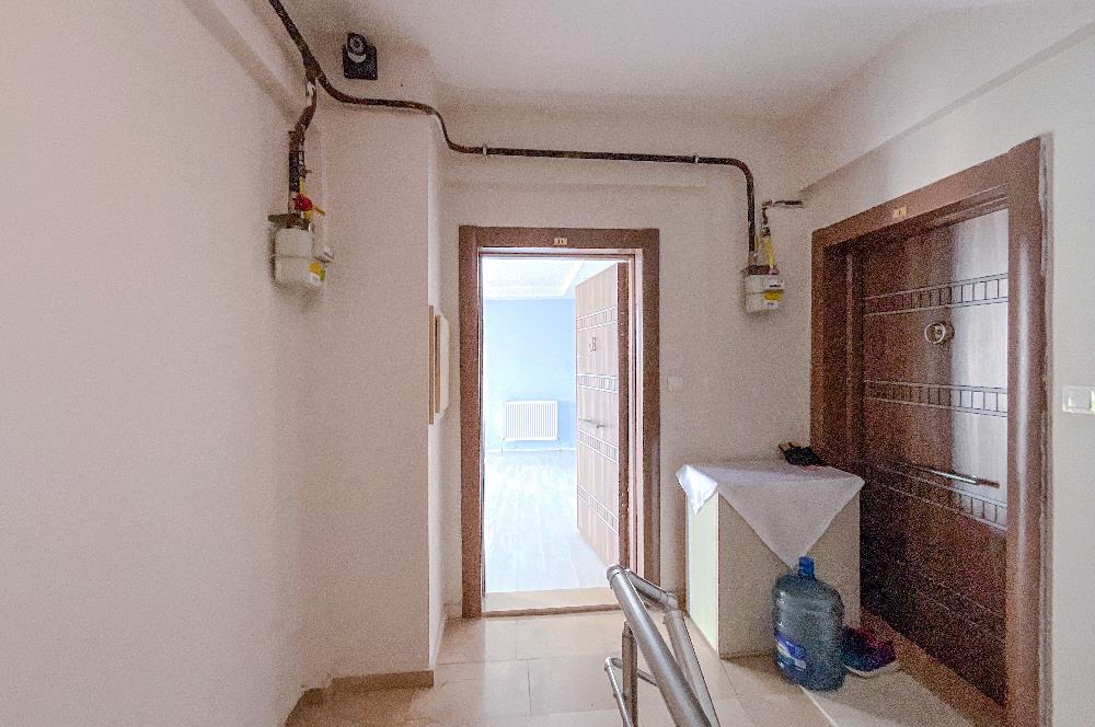 C21 LOCA'DAN SÜTLÜCE'DE SATILIK MEYDANDA GENİŞ 2+0 DAİRE