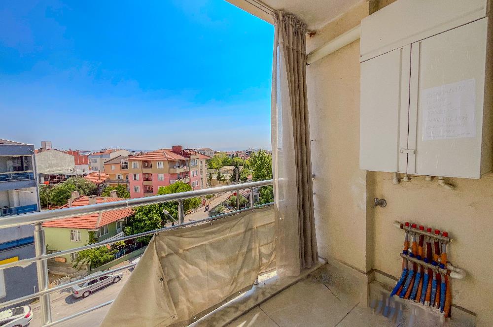 C21 LOCA'DAN SÜTLÜCE'DE SATILIK MEYDANDA GENİŞ 2+0 DAİRE