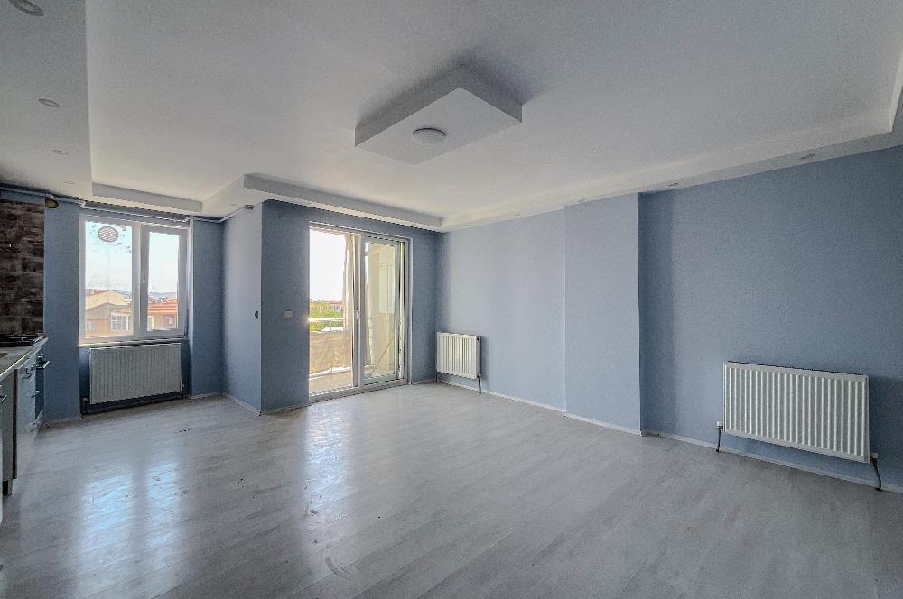 C21 LOCA'DAN SÜTLÜCE'DE SATILIK MEYDANDA GENİŞ 2+0 DAİRE