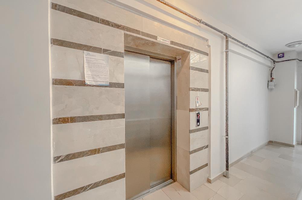 C21 LOCA'DAN SÜTLÜCE'DE SATILIK MEYDANDA GENİŞ 2+0 DAİRE