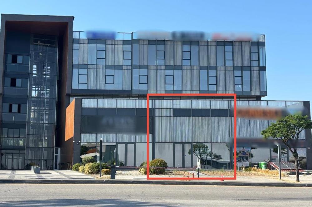 Beytepe Beyler Caddesinde Beyler İş Merkezinde geniş kullanım alanlı son kiralık dükkan/mağaza 