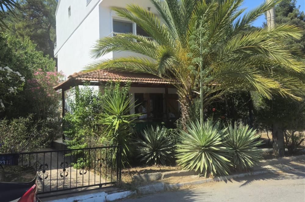 Özdere Çukuraltı'nda Eşsiz Deniz Manzaralı Köşe Villa
