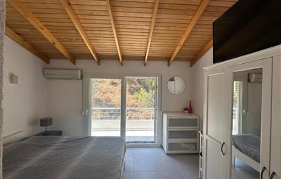 Özdere Çukuraltı'nda Eşsiz Deniz Manzaralı Köşe Villa