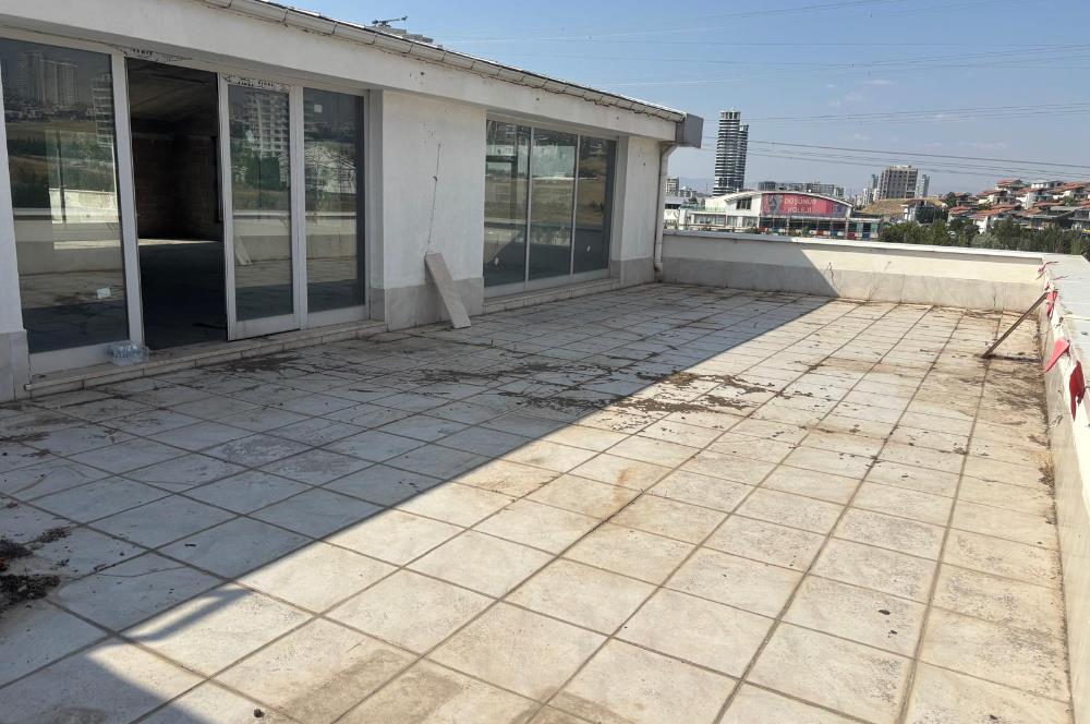 Alacaatlı'da cadde üzeri 200m2 kapalı + 150m2 teras kiralık iş yeri 