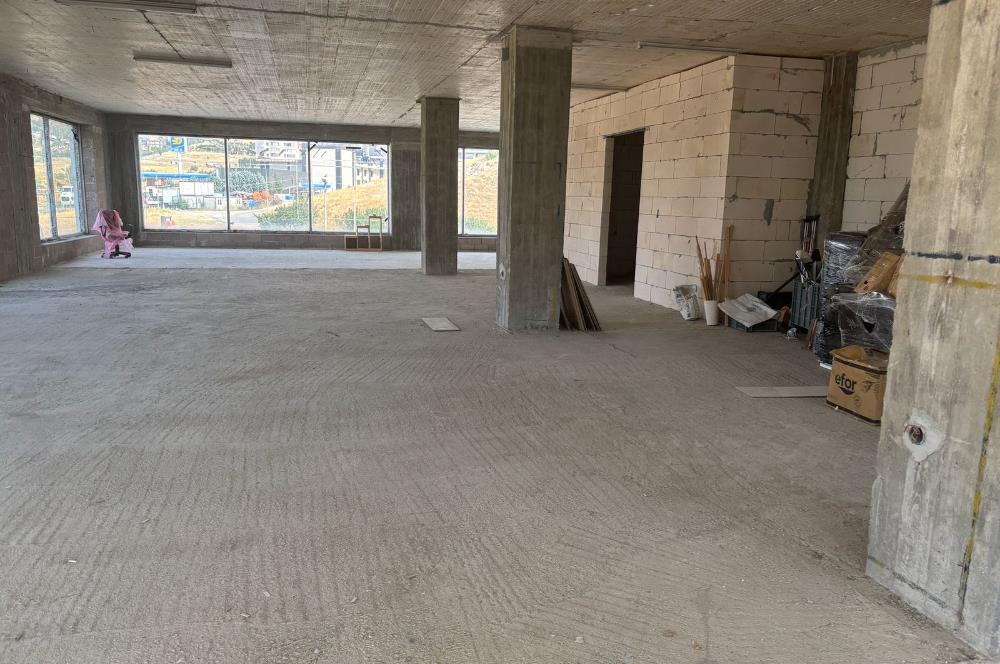 Alacaatlı'da Cadde üzeri kiralık 350m2 işyeri ofis