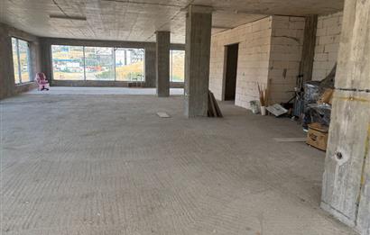 Alacaatlı'da Cadde üzeri kiralık 350m2 işyeri ofis