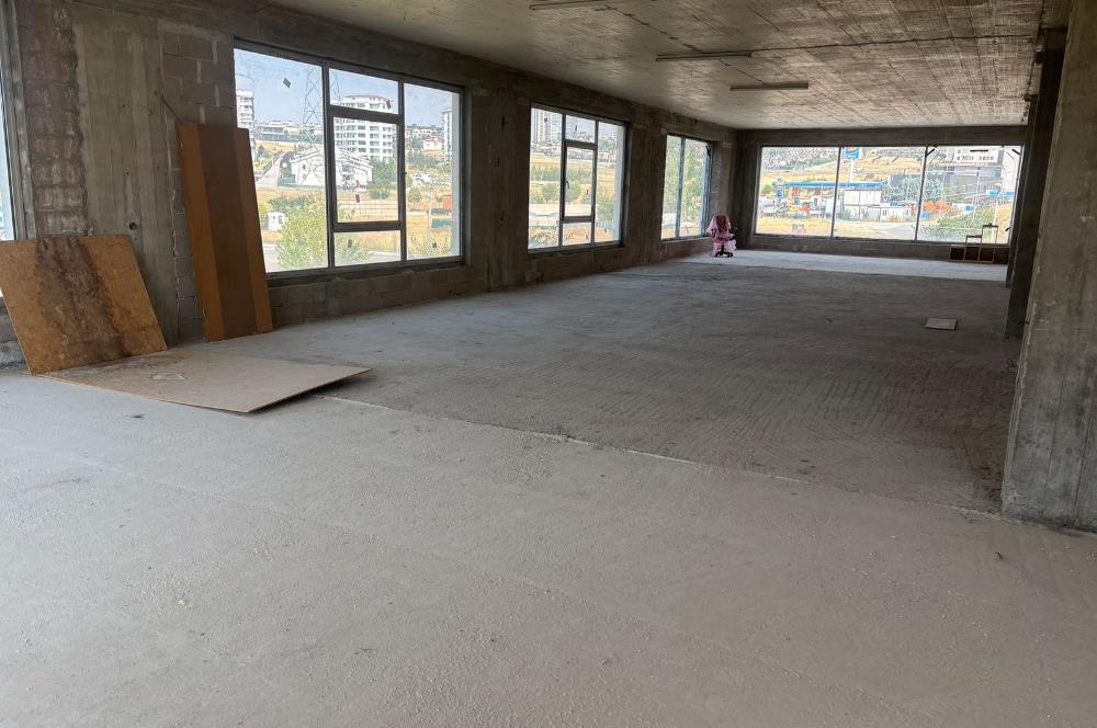 Alacaatlı'da Cadde üzeri kiralık 350m2 işyeri ofis