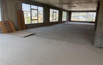 Alacaatlı'da Cadde üzeri kiralık 350m2 işyeri ofis
