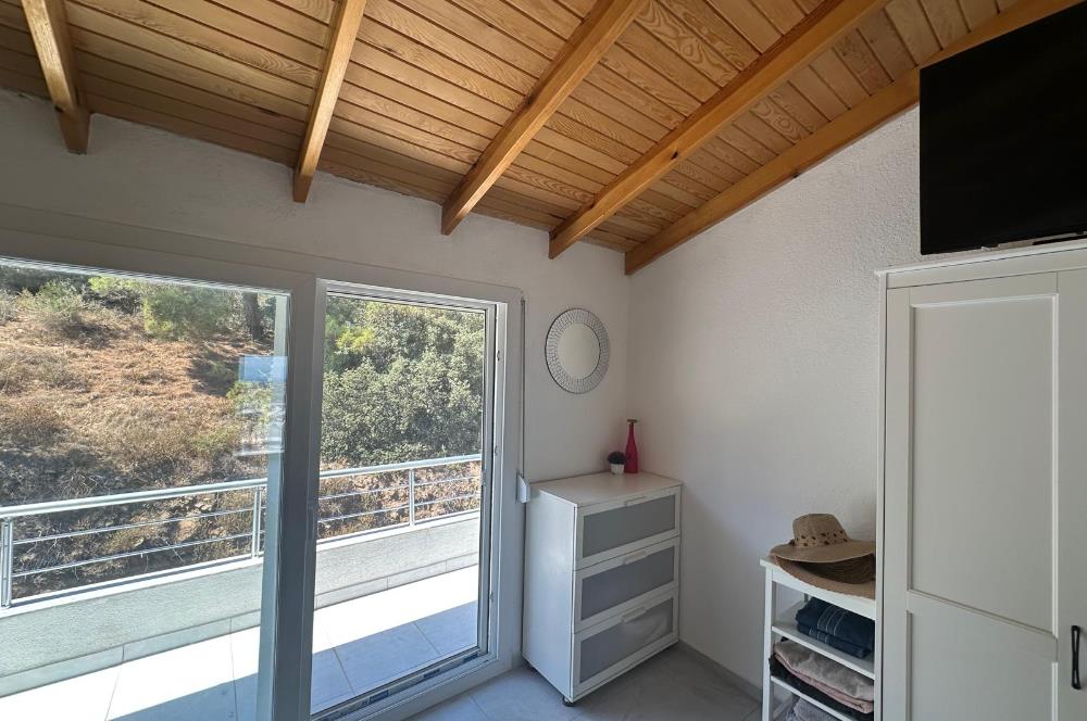Özdere Çukuraltı'nda Eşsiz Deniz Manzaralı Köşe Villa