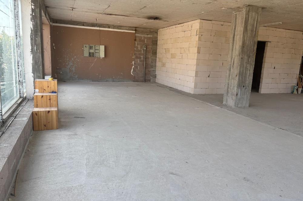 Alacaatlı'da Cadde üzeri kiralık 350m2 işyeri ofis