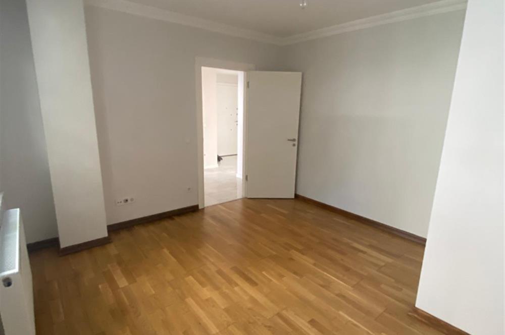 Bostancı iskelesine yakın sıfır 2+1 satılık daire