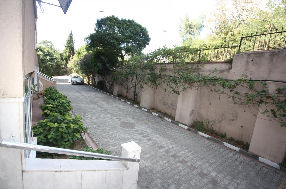 ALTUNİZADE SİTEDE 3+1 KİRALIK DAİRE