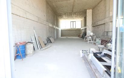 Beytepe Beyler Caddesinde Beyler İş Merkezinde geniş kullanım alanlı son kiralık dükkan/mağaza 