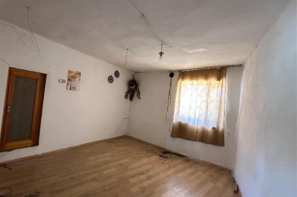 670m2 Arsa İçerisinde Çok Amaçlı Kullanım Alanı !
